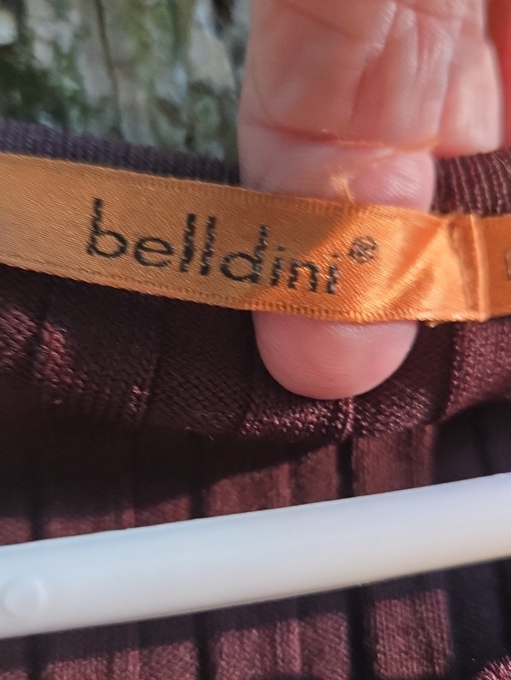Belldini Broŵn Ribbed Crewneck Sweater Rhinestone Accent